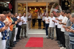 Kardelen kestane şekeri şimdi de ünlü cadde’de