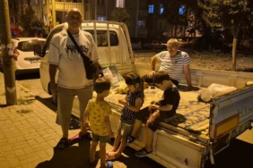 Avcılar’da kamyonet kasasında deprem nöbeti