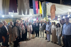 AK Parti heyeti Pazaryeri panayırında vatandaşlarla buluştu