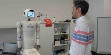 Türk üniversitelerinde bir ilk: Yapay zeka destekli insansı robot geliştirildi