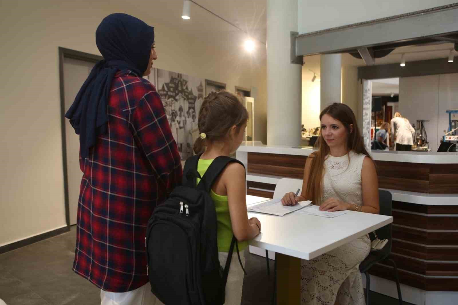 Nilüfer’de öğrencilere kırtasiye desteği