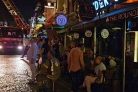 Fatih’e otelde korkutan yangın: Konaklayanlar tahliye edildi