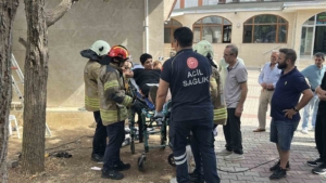 Ataşehir’de bir çocuk, koluna saplanan demirle hastaneye kaldırıldı