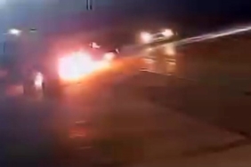 Seyir halindeki otomobil alevlere teslim oldu: O anlar kamerada