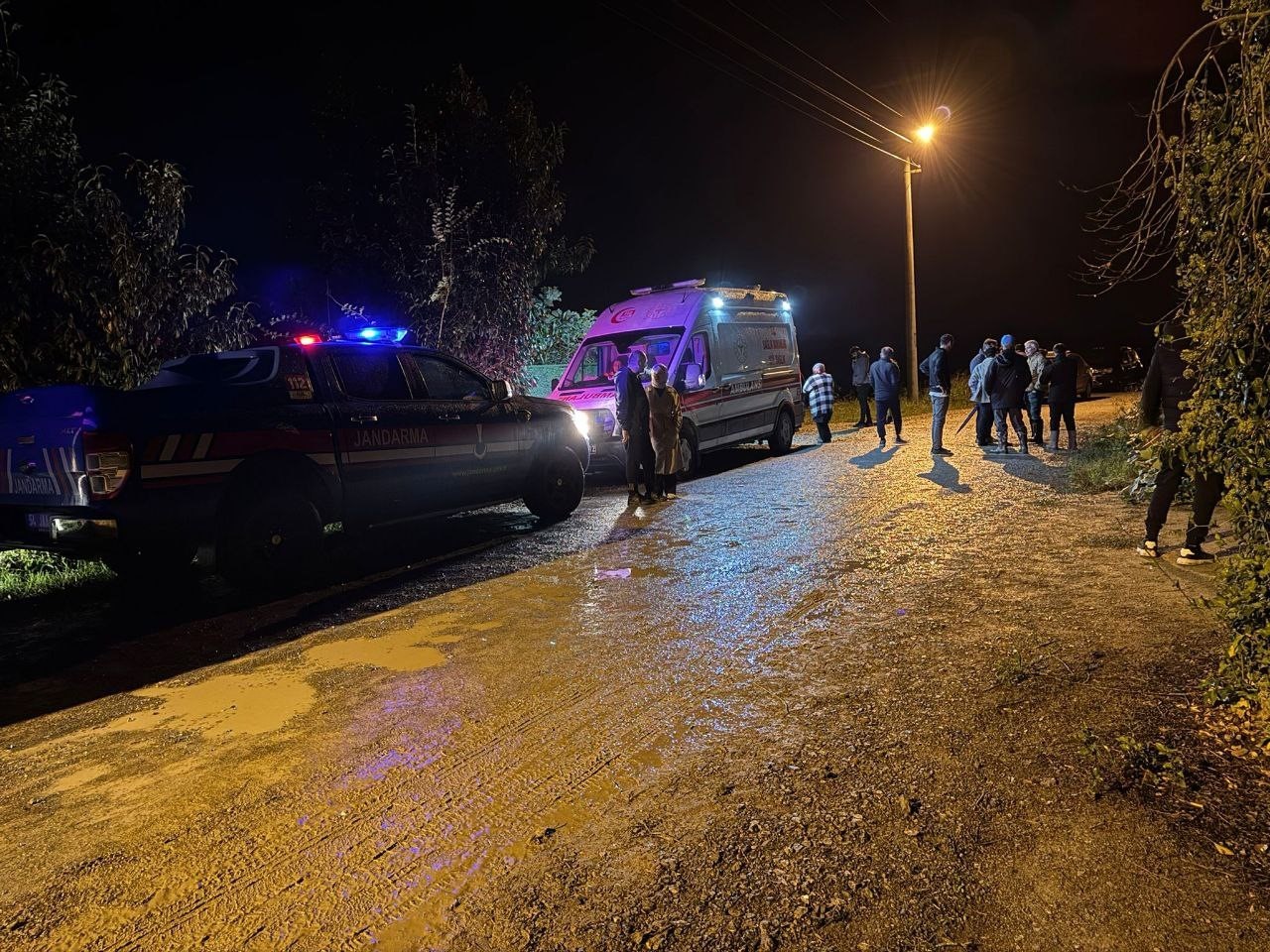 Gece saatlerinde eşyaları nehir kenarında bulunmuşu: 3 çocuk annesinin cansız bedenine ulaşıldı