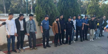 Edirne’de kamyonette 15 kaçak göçmen yakalandı