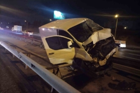 Tem’de kontrolden çıkan panelvan bariyere girdi: 1 yaralı