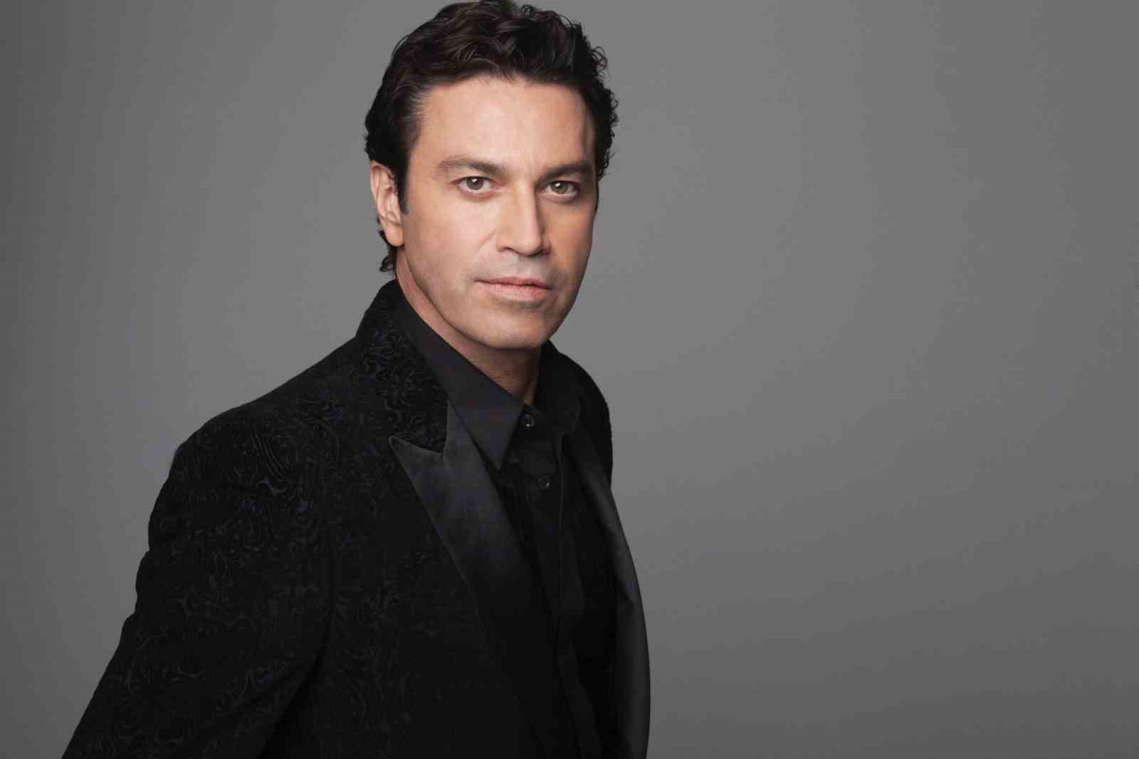 Ünlü tenor Mario Frangoulis İstanbul, İzmir ve Ankara’da konser verecek