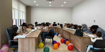 Esenyurt Belediyesi’nden anne ve çocuklara ücretsiz sanat eğitimi desteği