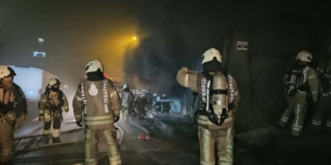 Kağıthane’de 5 katlı bina alevlere teslim oldu