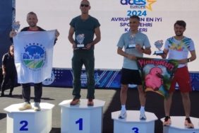 Sakaryalı atletizm sporcuları Kayseri’den madalyalarla döndü