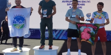 Sakaryalı atletizm sporcuları Kayseri’den madalyalarla döndü
