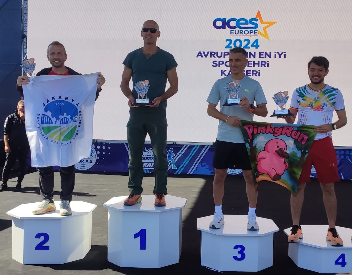 Sakaryalı atletizm sporcuları Kayseri’den madalyalarla döndü