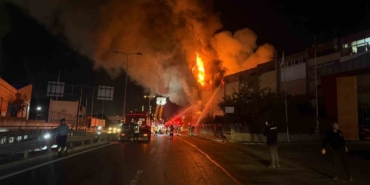 Başakşehir’de 2 katlı plastik atölyesinde korkutan yangın