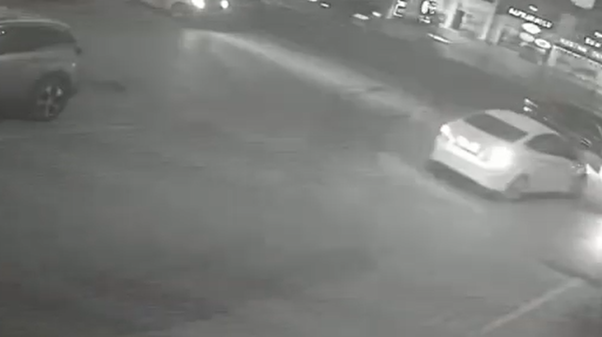 Yalova’da Altınova Belediyesi’nin makam aracı kaza yaptı