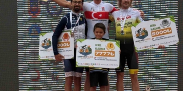 Yalova’da yapılan yarışta 2 madalya kazandı