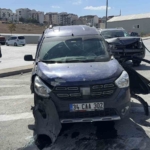 Arnavutköy’de iki araç çarpıştı: 1 yaralı