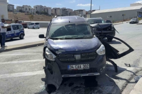 Arnavutköy’de iki araç çarpıştı: 1 yaralı