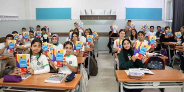 Esenler Belediye Başkanı Göksu’dan eğitime 8 milyon defter ile dev destek