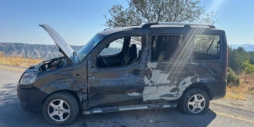 Bilecik’te kamyon ile hafif ticari aracın kafa kafaya çarpıştı, 2 yaralı