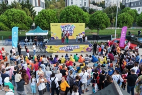 Küçükçekmece’de 90’lar coşkusuyla yaza veda