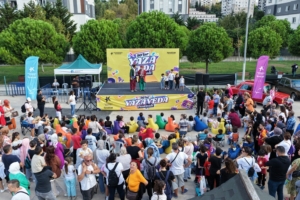 Küçükçekmece’de 90’lar coşkusuyla yaza veda