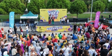 Küçükçekmece’de 90’lar coşkusuyla yaza veda