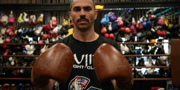 Gündüz polislik akşam boksörlük yapıyor