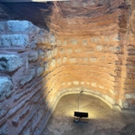 Sirkeci’de bir iş hanının altındaki 900 yıllık Roma Kilisesi kalıntısı sergileniyor