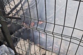 Bayrampaşa Metris Cezaevi’nin yanındaki otluk alanda korkutan yangın