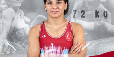 Milli güreşçi Esrin Baş, dünya ikincisi