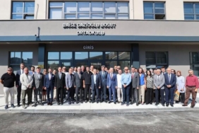 Vali Erol Ayyıldız’dan inşaatı tamamlanan Bosut Ortaokulu’na Ziyaret