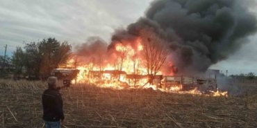 Bağ evi alev topuna döndü, dakikalar içinde kül oldu