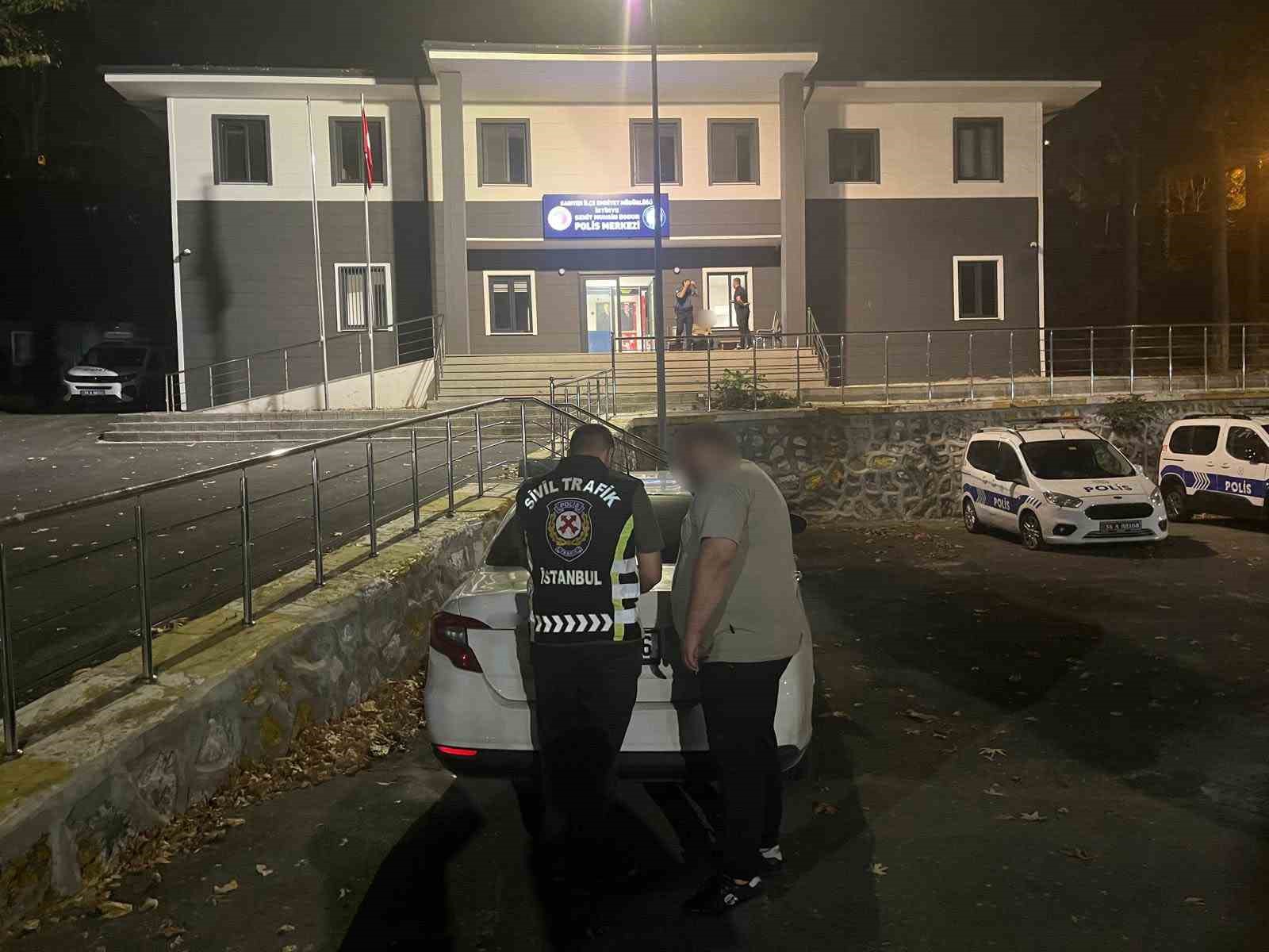 İstanbul’da trafiği birbirine katan 6 maganda kamerada