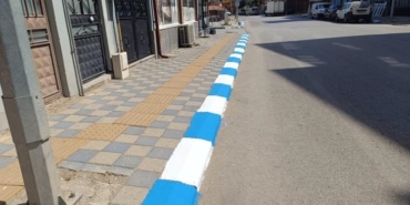 Pazaryeri kaldırımlarına mavi-beyaz dokunuş