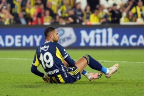 Trendyol Süper Lig: Fenerbahçe: 0 - Corendon Alanyaspor: 1 (İlk yarı)