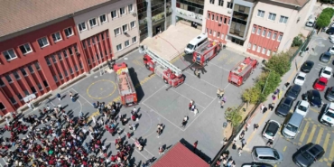 Başakşehir’de okul kantininde yangın paniği: Öğrenciler tahliye edildi