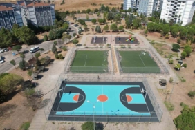 Gençlik parkının spor sahaları yenileniyor