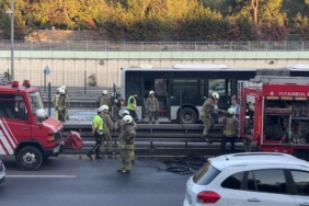 Bayrampaşa-Maltepe Metrobüs Durağı’nda korkutan yangın