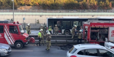 Bayrampaşa-Maltepe Metrobüs Durağı’nda korkutan yangın