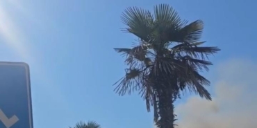 Restoranın çatısından yükselen dumanlar paniğe neden oldu