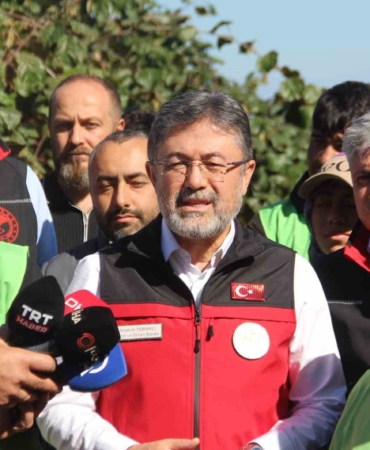 (Düzeltme) Bakan Yumaklı: "Alanya’da çıkan yangının enerjisi büyük oranda düşürüldü"