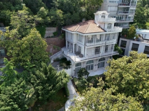 FETÖ firarisi Akın İpek’in Bebek’teki köşkü yeniden satışta