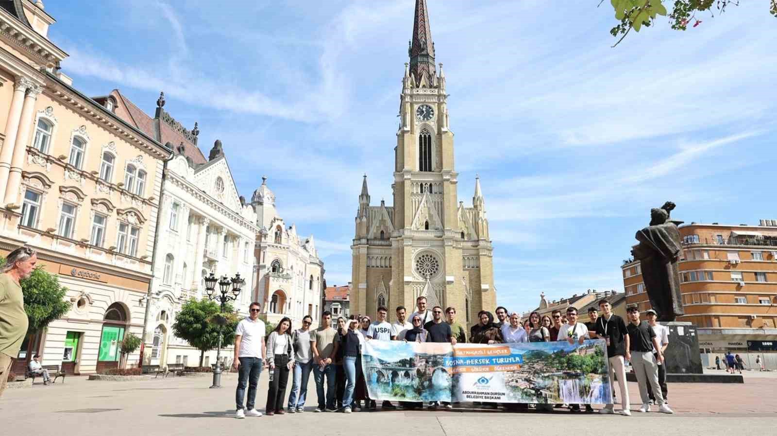 Sultangazi’de başarılı öğrencilere ödül: Bosna Hersek Gezisi