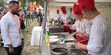 Edirne’de genç aşçılar ekşili köfte için yarıştı