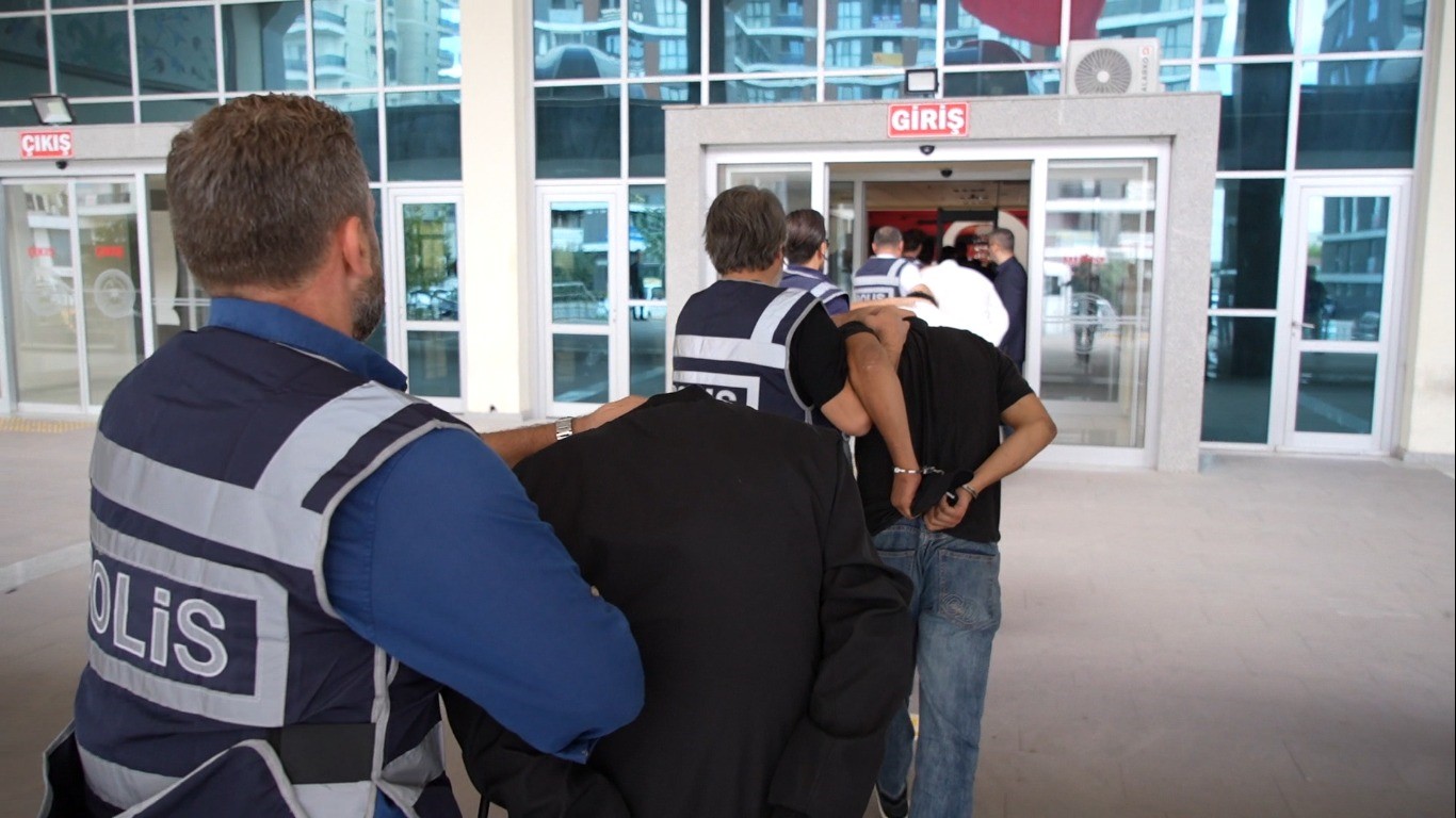 Edirne’de şehit ailesini dolandıran 11 şüpheliden 10’u tutuklandı