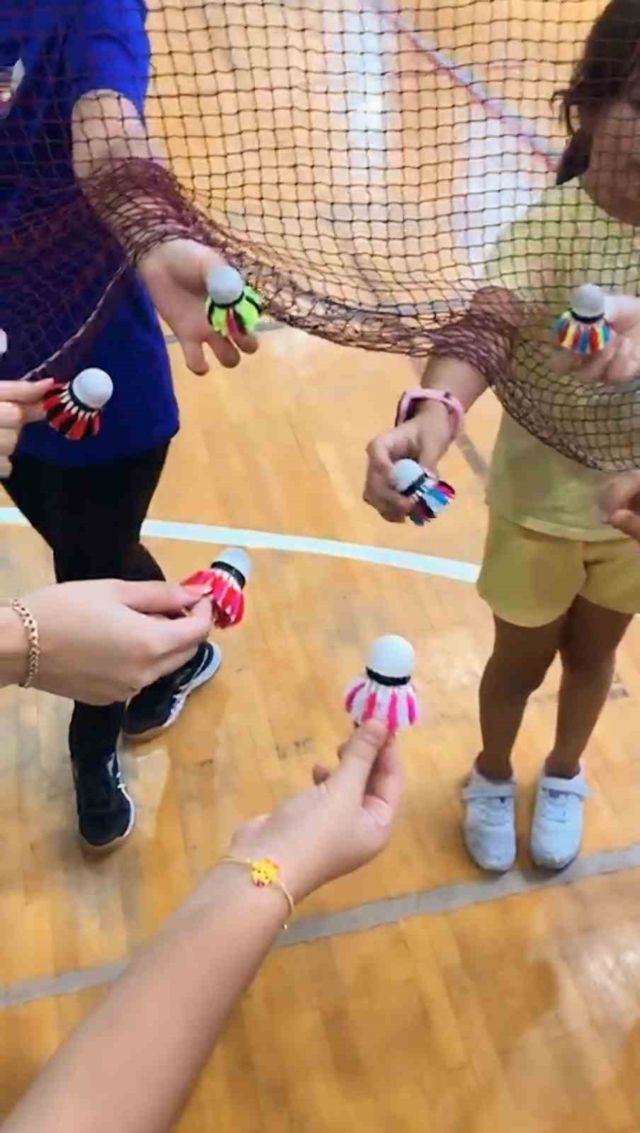 Bilecik’te badminton kursu renkli anahtarlıklarla sona erdi