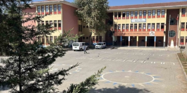 Kantinden ekler yiyen 5 öğrenci zehirlenme şüphesiyle hastaneye kaldırıldı