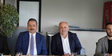 AK Parti Artvin Milletvekili Çelik: "Siyaset halkla iç içe olmak demektir"