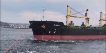 Çanakkale Boğazı’ndan geçişi sırasında makine arızası yapan gemi Karanlık Liman’a demirletildi